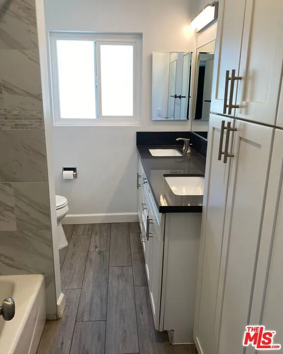 1049 Larch Street 4, Inglewood, California 90301 home-pic-4